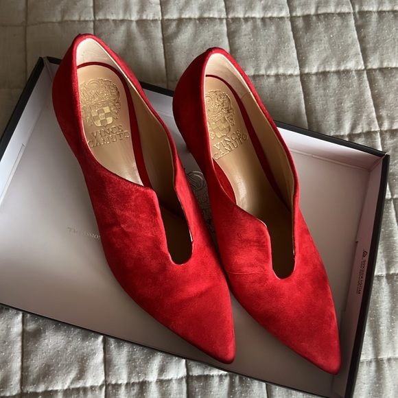 NWOT VINCE CAMUTO bootie heels - Picture 2 of 6